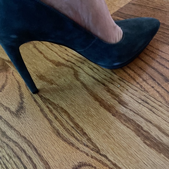Gray suede heel shoes - Picture 7 of 8